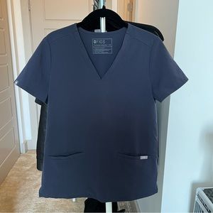 Figs quiet navy scrub top